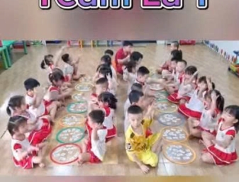 Khởi động tuần mới cùng các team lá 1